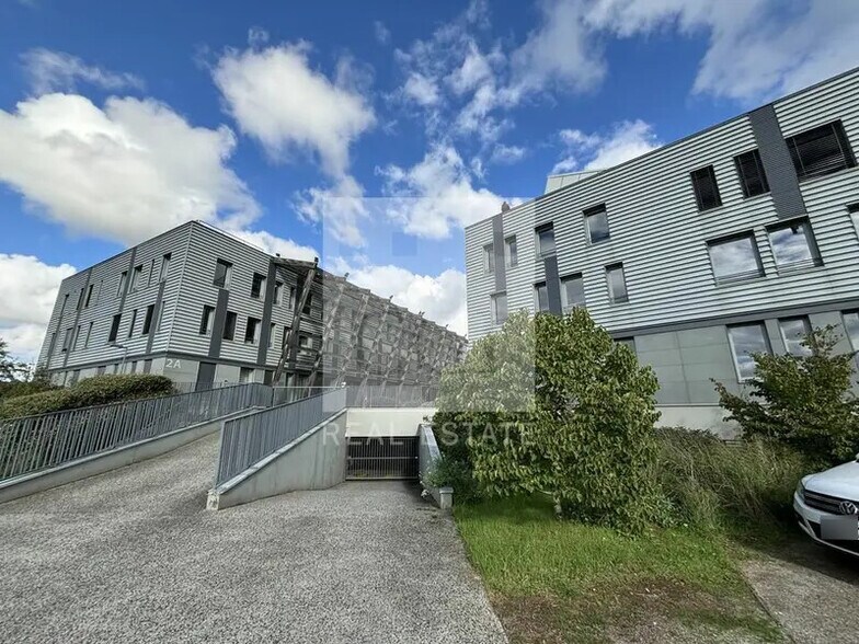 22 Avenue Lionel Terray, Jonage à vendre - Photo de l’immeuble – Image 1 sur 10