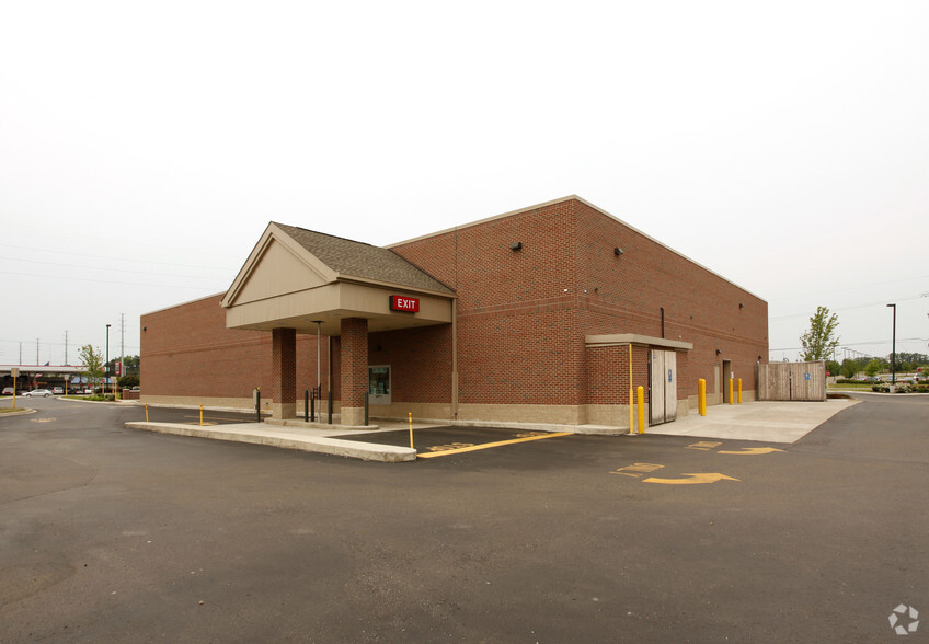 10081 E Highland Rd, Hartland, MI à louer - Photo de l’immeuble – Image 2 sur 2