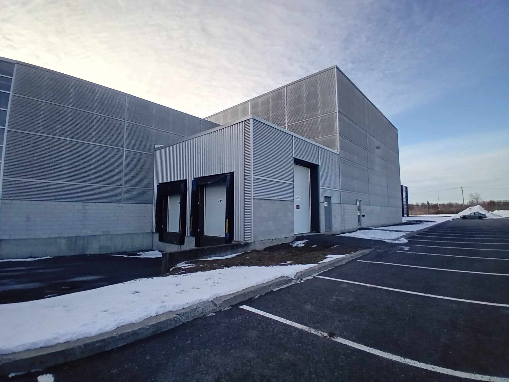 875 Montée Saint-François, Laval, QC à louer Photo de l’immeuble– Image 1 sur 6