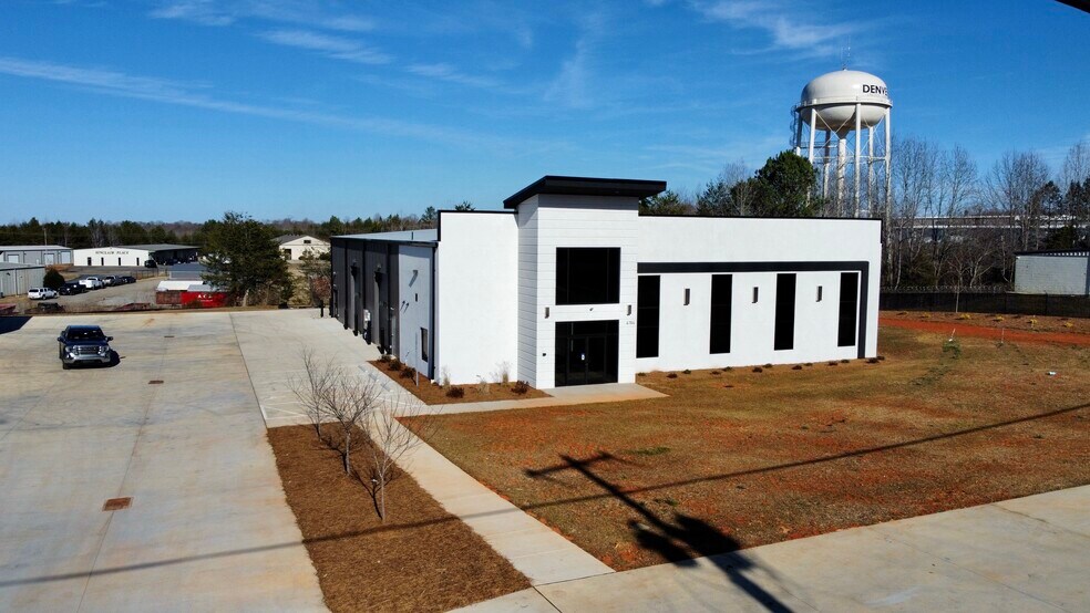 4164-4168 N NC 16 Business Hwy, Denver, NC à vendre - Photo de l’immeuble – Image 2 sur 8