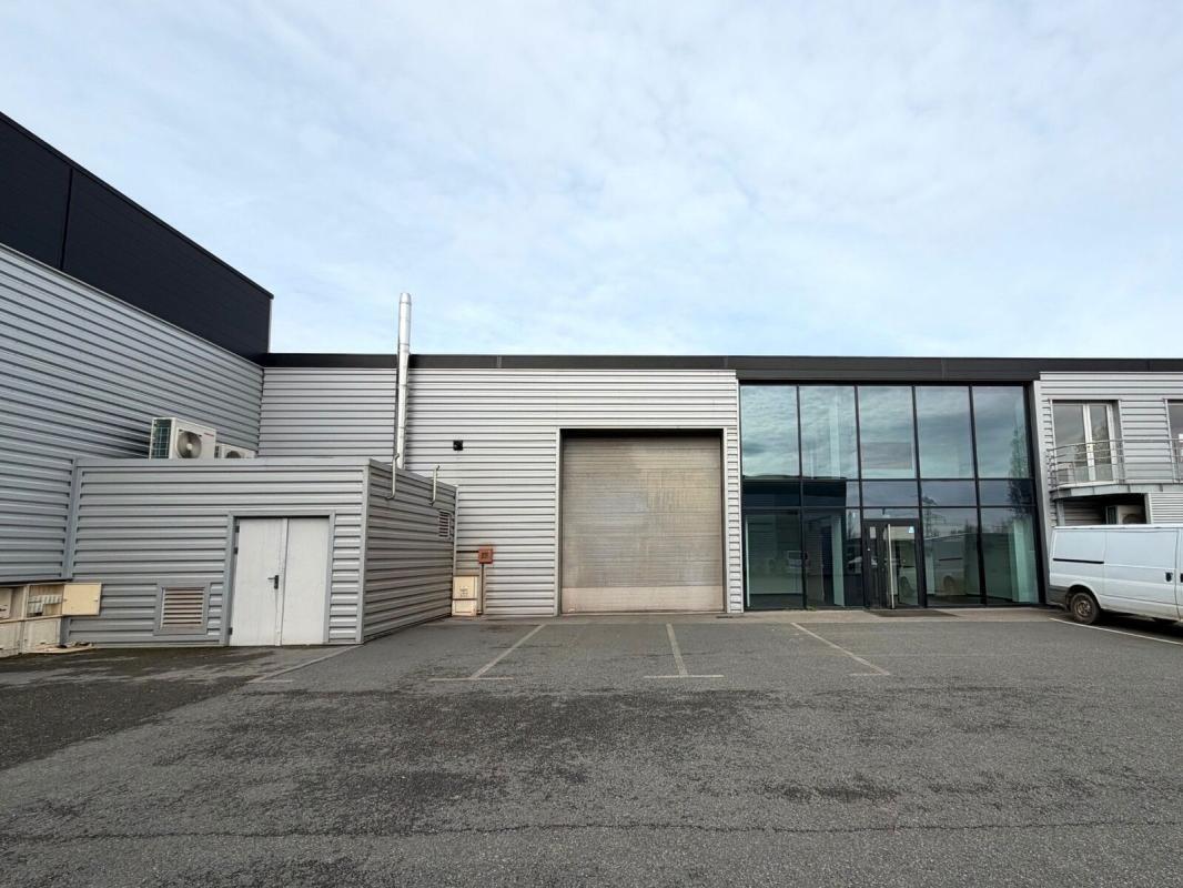 Local d’activités dans Saint-Laurent-d'Agny à louer Photo de l’immeuble– Image 1 sur 10