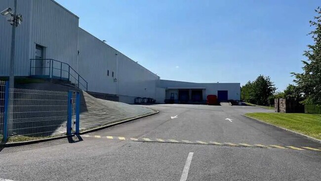 Plus de détails pour Industriel/Logistique à louer