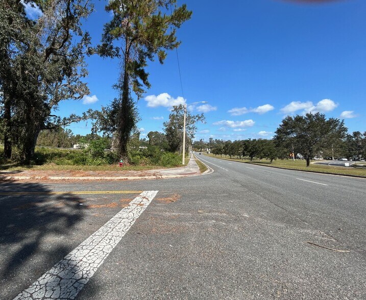 353 SW Tracy Pl, Lake City, FL à vendre - Photo de l’immeuble – Image 2 sur 3