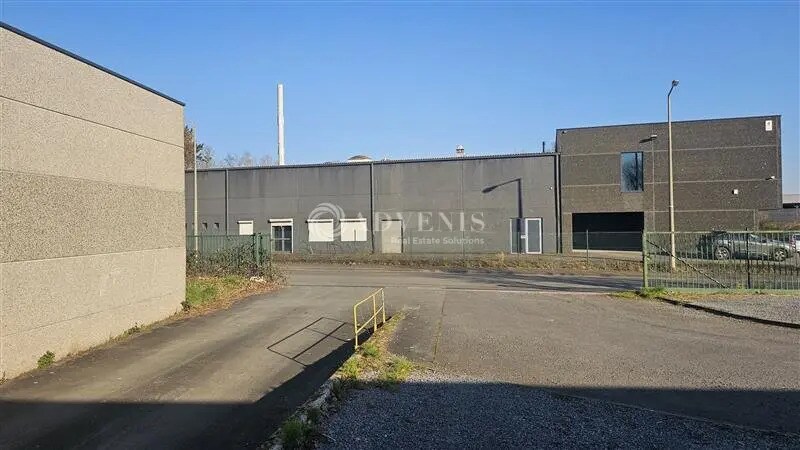 Industriel/Logistique dans Halluin à louer - Photo de l’immeuble – Image 2 sur 8