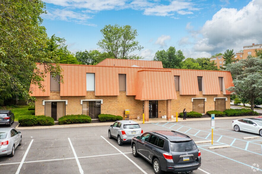 7848 Old York Rd, Elkins Park, PA à louer - Photo de l’immeuble – Image 2 sur 5