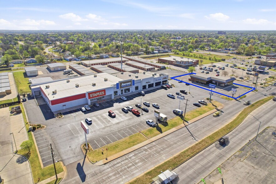 1001 NW Sheridan Rd, Lawton, OK à louer - Photo de l’immeuble – Image 2 sur 17