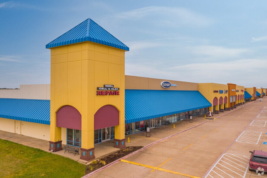 301 Tanger Dr, Terrell, TX à louer - Photo de l’immeuble – Image 2 sur 65