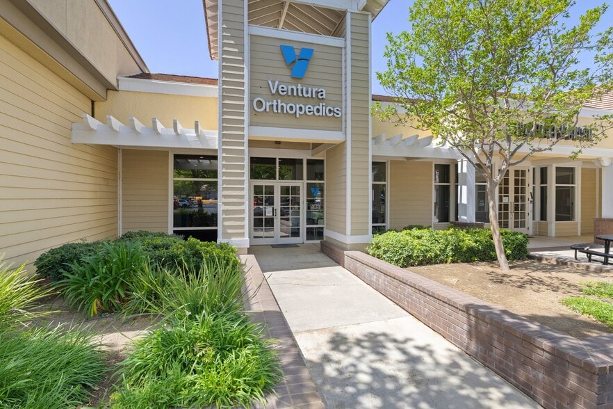 1145 Lindero Canyon Rd, Westlake Village, CA à louer - Photo principale – Image 1 sur 24