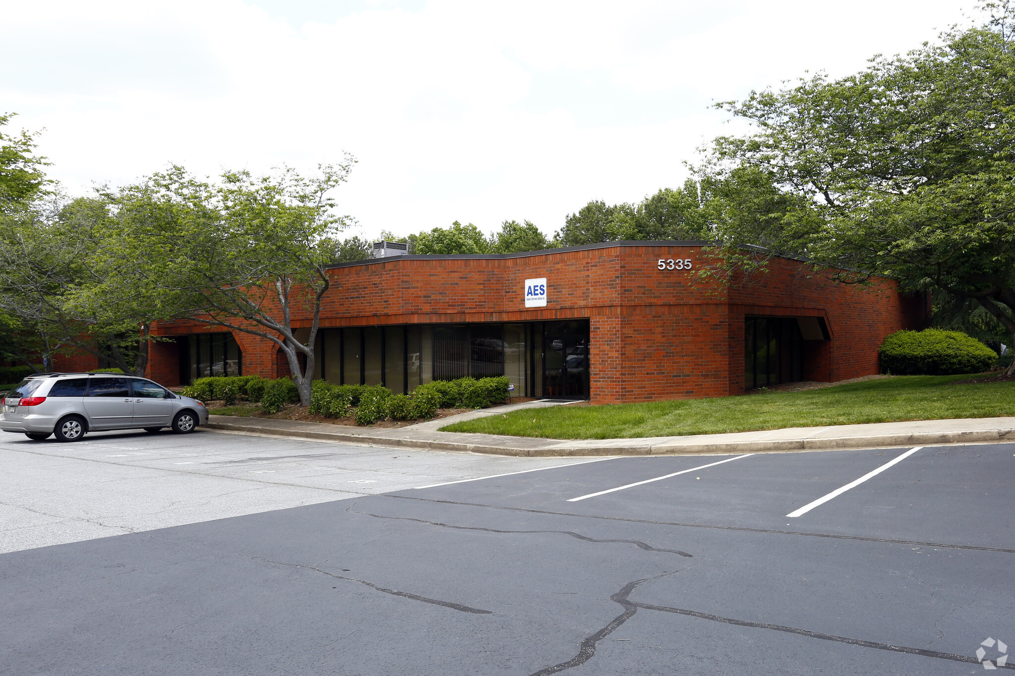 5335 Oakbrook Pky, Norcross, GA à louer Photo de l’immeuble– Image 1 sur 8