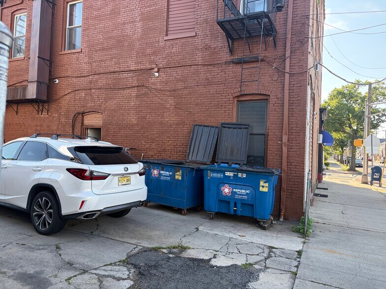 432 State St, Perth Amboy, NJ à louer - Photo de l’immeuble – Image 2 sur 3