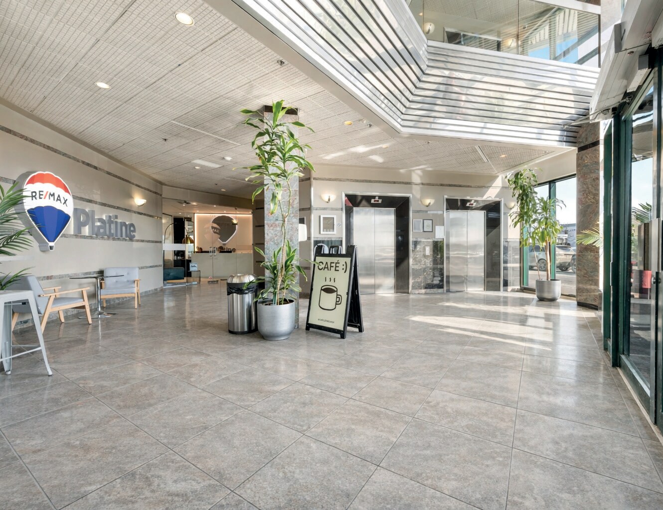 1850 Rue Panama, Brossard, QC à louer Hall d’entrée– Image 1 sur 11