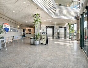 1850 Rue Panama, Brossard, QC à louer Hall d’entrée– Image 1 sur 11