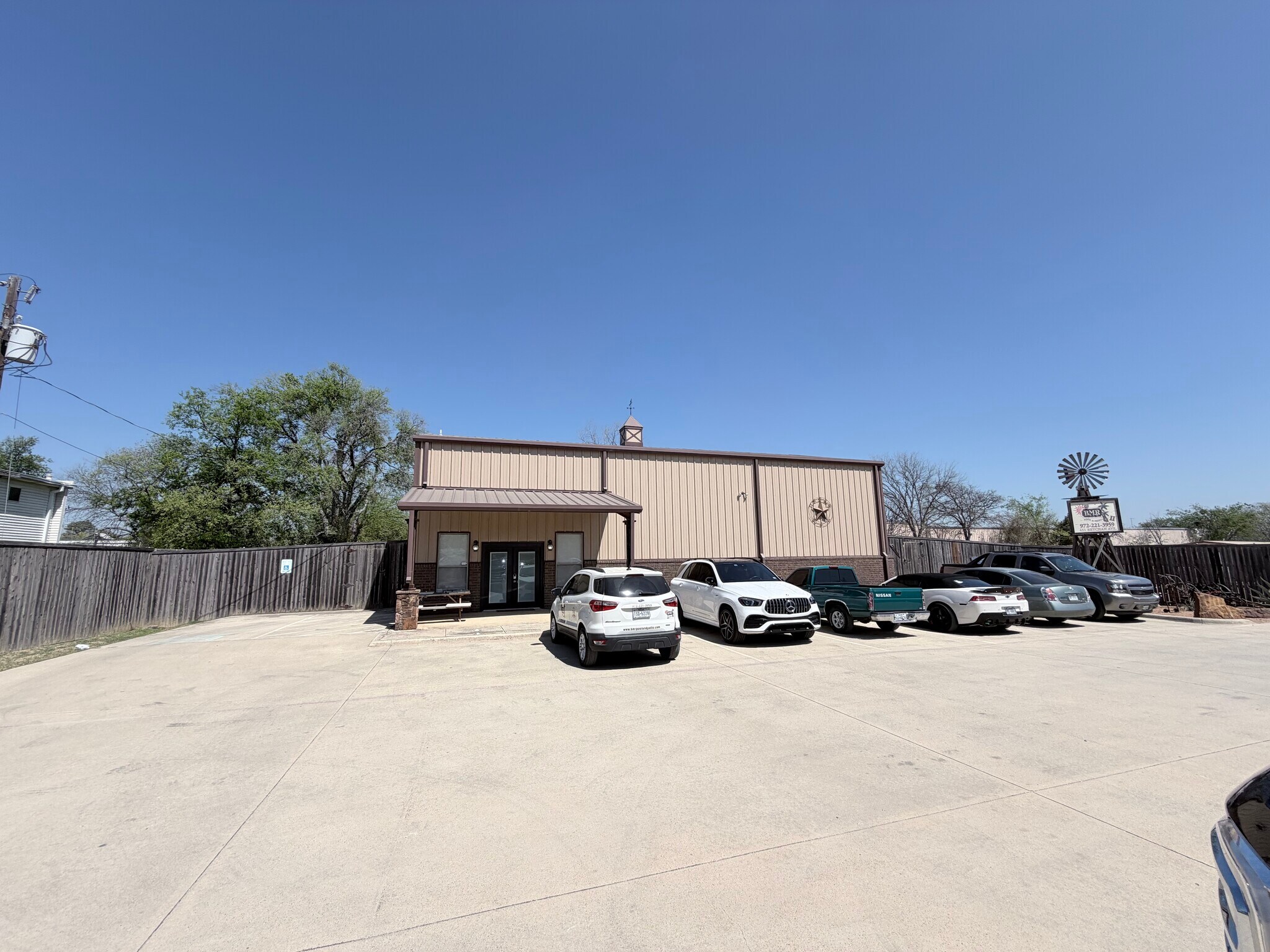 451 Betchan St, Lake Dallas, TX à vendre Photo principale– Image 1 sur 16