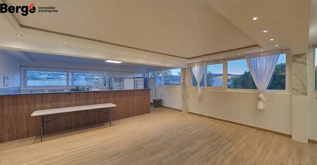 Plus de détails pour Bureau à vendre