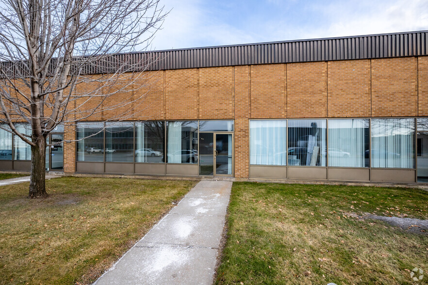 4060-4150 Rue Seré, Saint-Laurent, QC à louer - Photo de l’immeuble – Image 3 sur 6
