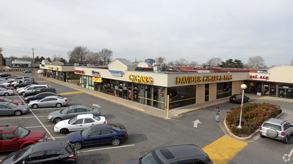 15912-15976 Shady Grove Rd, Gaithersburg, MD à louer - Photo de l’immeuble – Image 2 sur 10