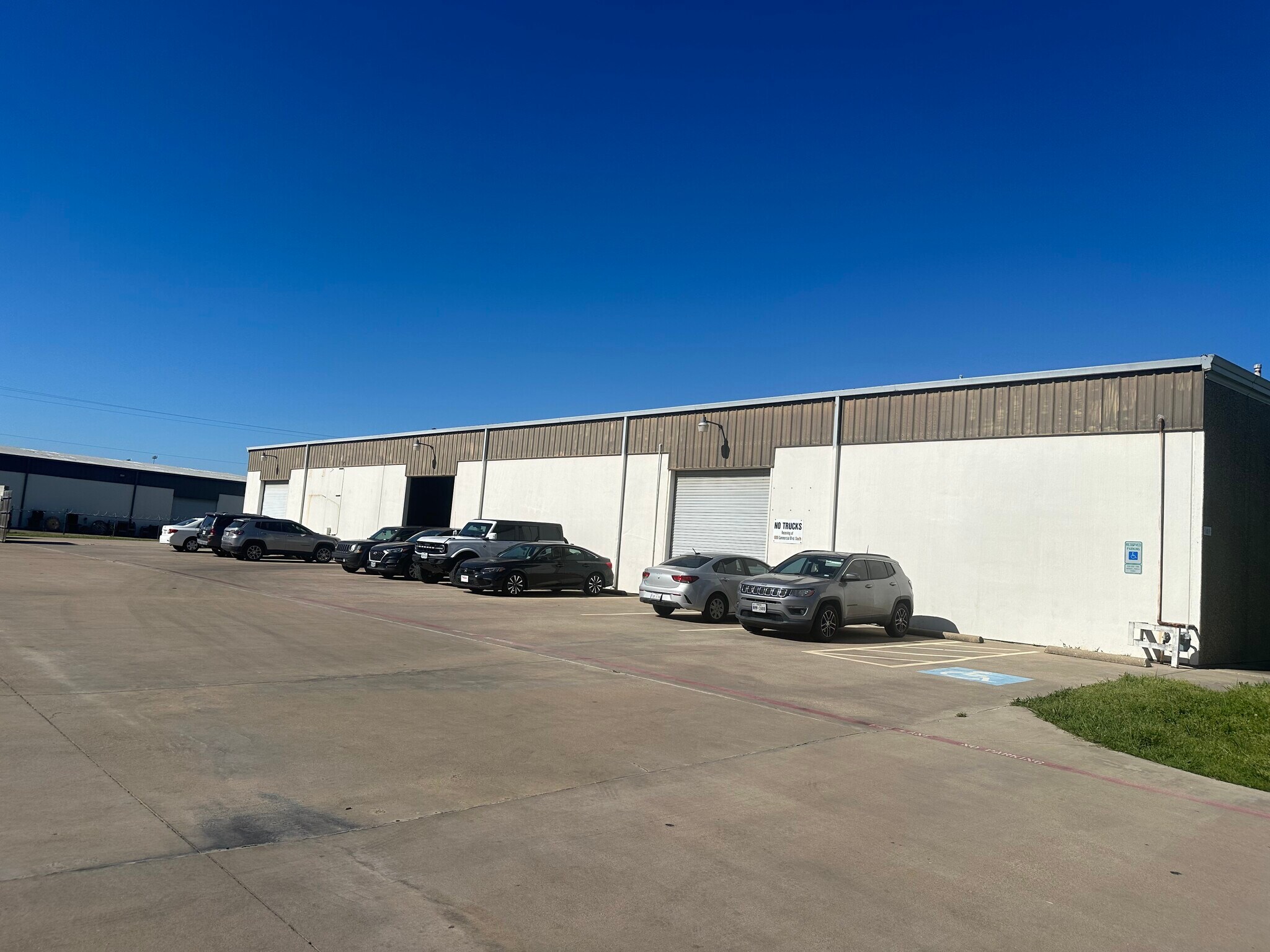 1014 Commercial Blvd N, Arlington, TX à louer Photo principale– Image 1 sur 10