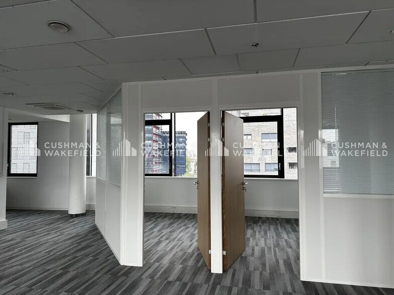 Bureau dans Strasbourg à louer - Photo de l’immeuble – Image 2 sur 11
