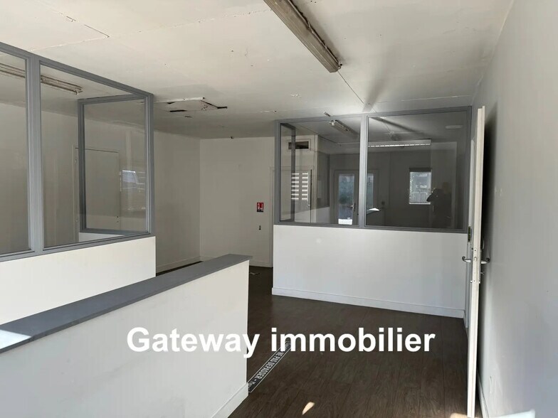 Industriel/Logistique dans Issoire à louer - Photo de l’immeuble – Image 3 sur 11