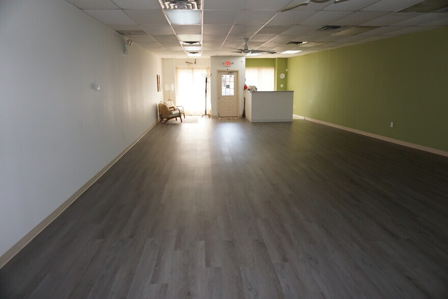25 W Butler Ave, Chalfont, PA à louer - Photo de l’immeuble – Image 3 sur 4