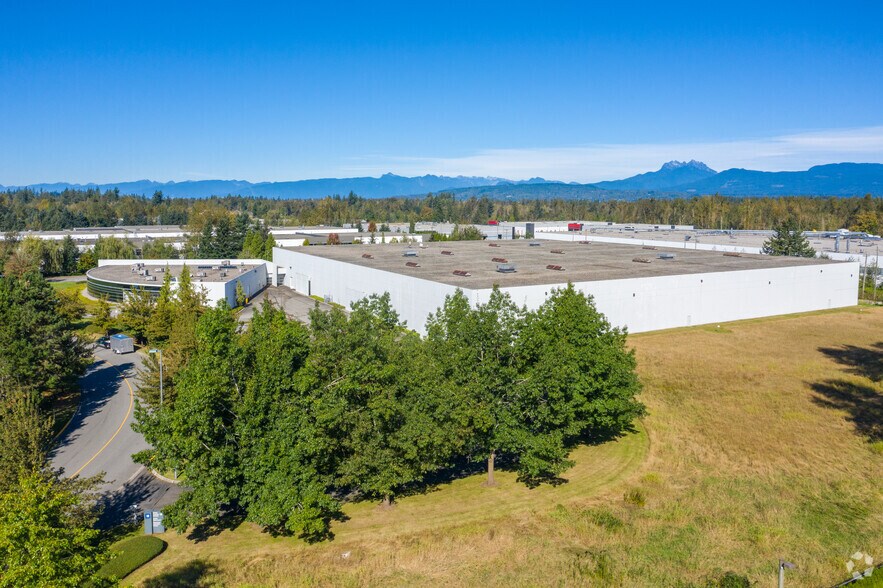 27475 58 Cres, Langley Twp, BC à louer - Photo de l’immeuble – Image 2 sur 3