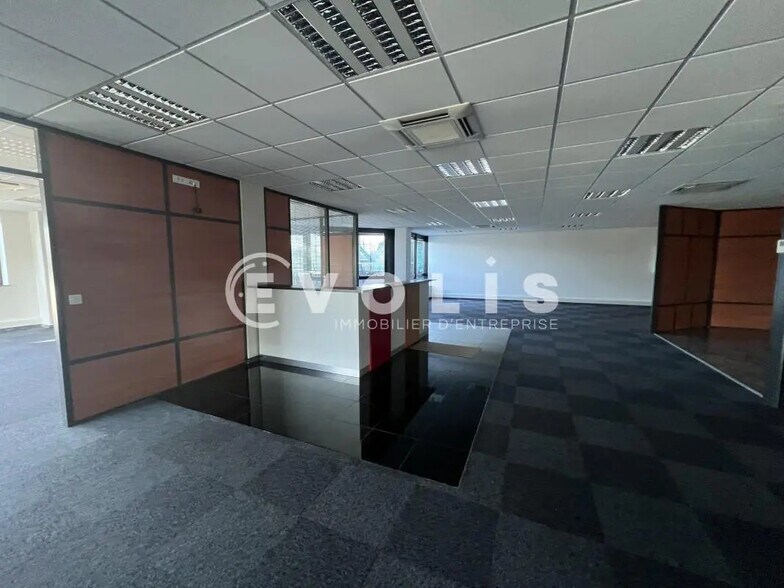 Bureau dans Bry-sur-Marne à louer - Photo de l’immeuble – Image 3 sur 21