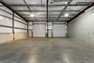 15413 1st Avenue Ct S, Tacoma, WA à louer Photo intérieure– Image 1 sur 20