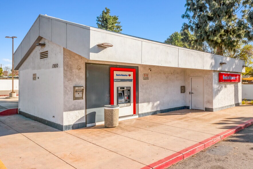 17650 Saticoy St, Van Nuys, CA à vendre - Photo de l’immeuble – Image 3 sur 4