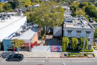 454 N Robertson Blvd, Los Angeles, CA à louer Photo de l’immeuble– Image 1 sur 4