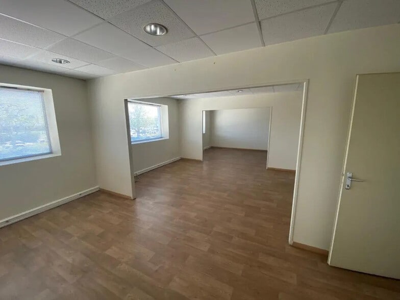 Bureau dans Montauban à louer - Photo de l’immeuble – Image 3 sur 5