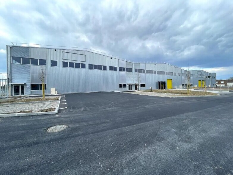 Local d'activités dans Wattrelos à vendre - Photo de l’immeuble – Image 1 sur 7