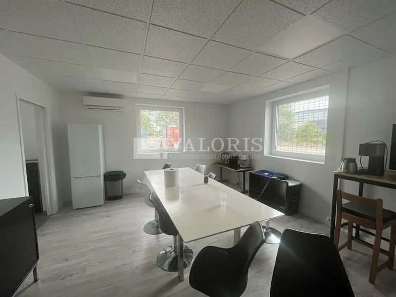 Local d'activités dans Miribel à vendre - Photo intérieure – Image 2 sur 7