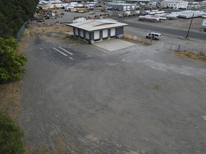 423 S Idaho Ave, Pasco, WA à louer - Photo de l’immeuble – Image 3 sur 9