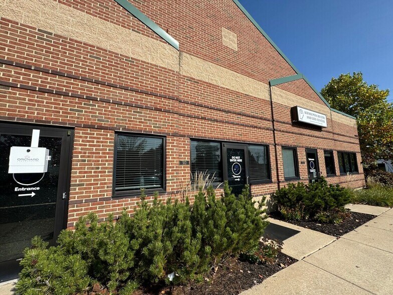 510 S Maple Rd, Ann Arbor, MI à louer - Photo de l’immeuble – Image 2 sur 14