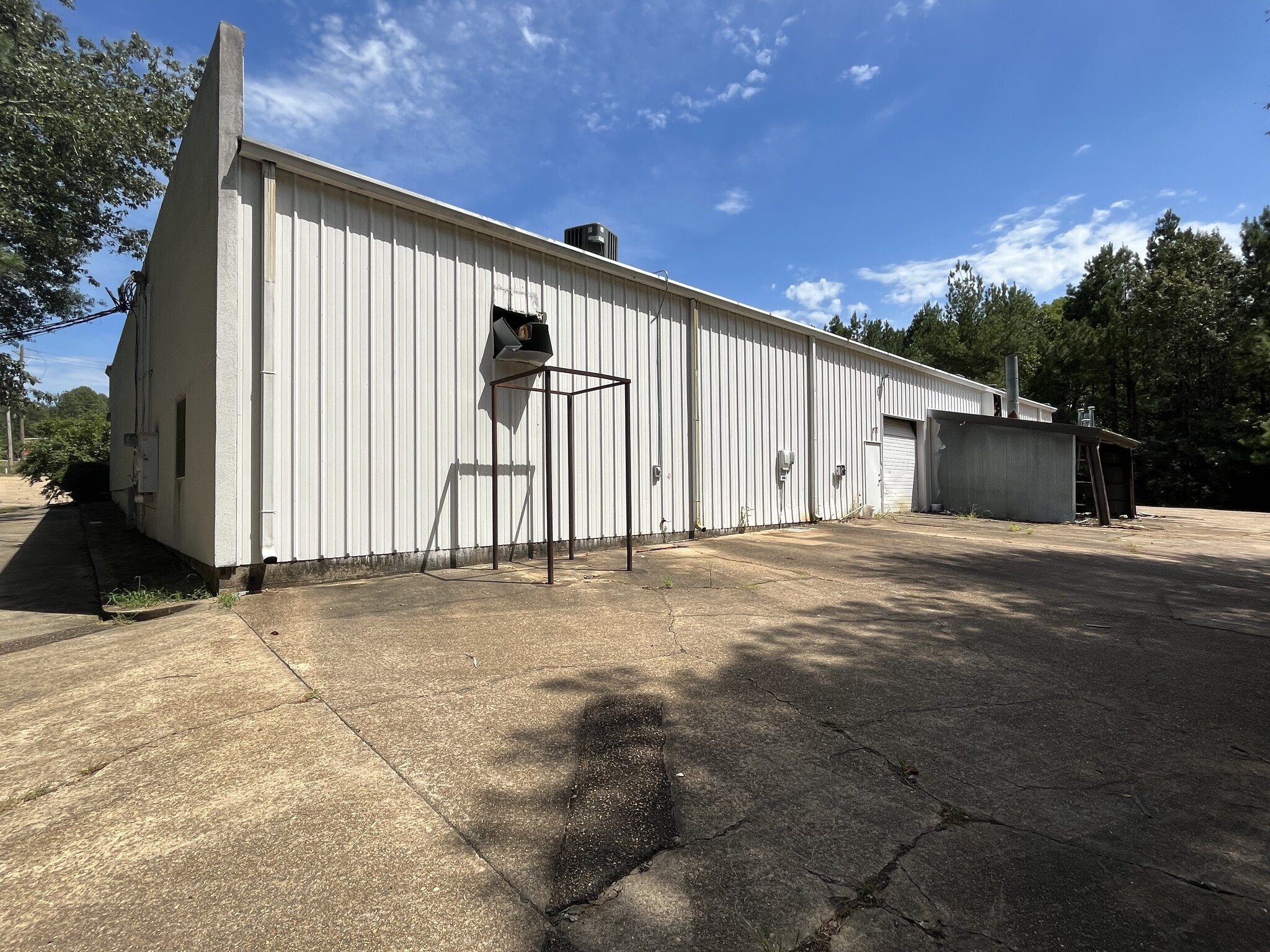 4611 Terry Rd, Jackson, MS à louer Photo de l’immeuble– Image 1 sur 1