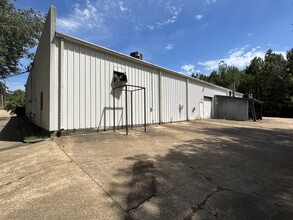 4611 Terry Rd, Jackson, MS à louer Photo de l’immeuble– Image 1 sur 1