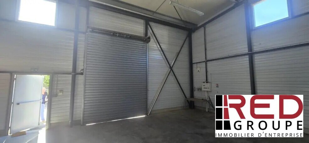 Industriel/Logistique dans Gardanne à louer - Photo de l’immeuble – Image 1 sur 7