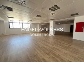 Bureau dans Esplugues de Llobregat, Barcelona à louer Photo intérieure– Image 1 sur 16