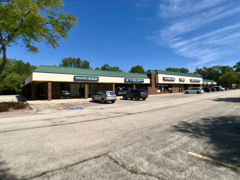 394-454 Peterson Rd, Libertyville, IL à louer - Photo principale – Image 1 sur 4