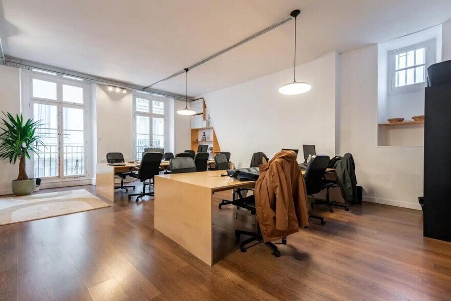 104 Rue D'Aboukir, Paris à louer - Photo de l’immeuble – Image 2 sur 21