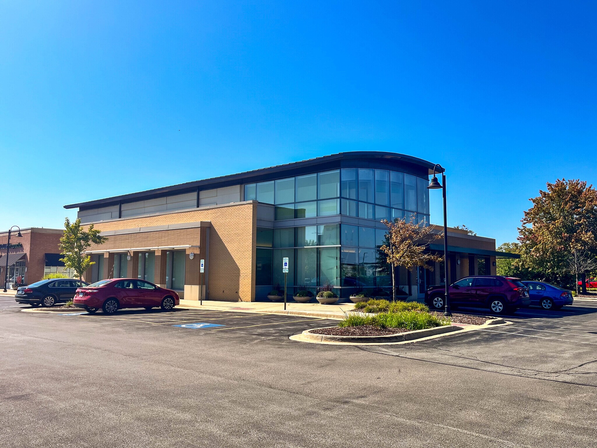 1823 Freedom Dr, Naperville, IL à louer Photo principale– Image 1 sur 7