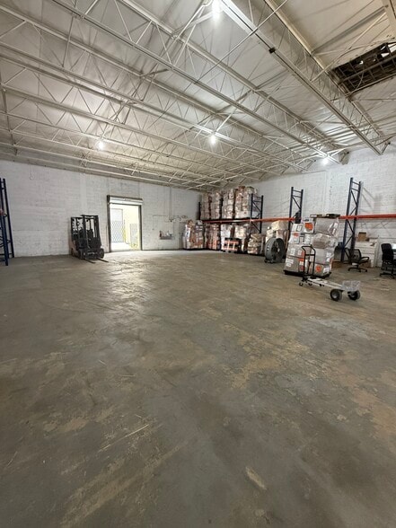 220 W 24th St, Hialeah, FL à louer - Photo intérieure – Image 1 sur 10
