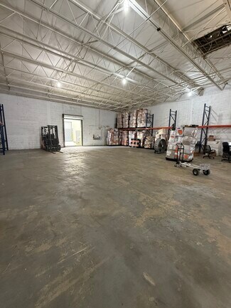 Plus de détails pour 220 W 24th St, Hialeah, FL - Bureau à louer