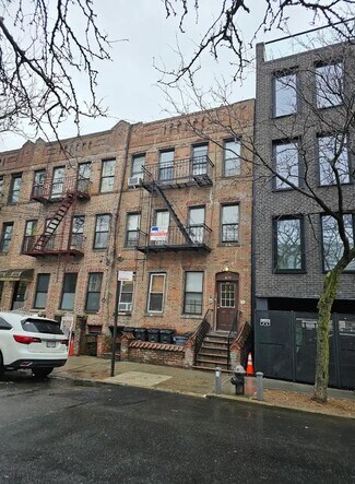 Plus de détails pour 16-59 Summerfield St, Ridgewood, NY - Logement à vendre
