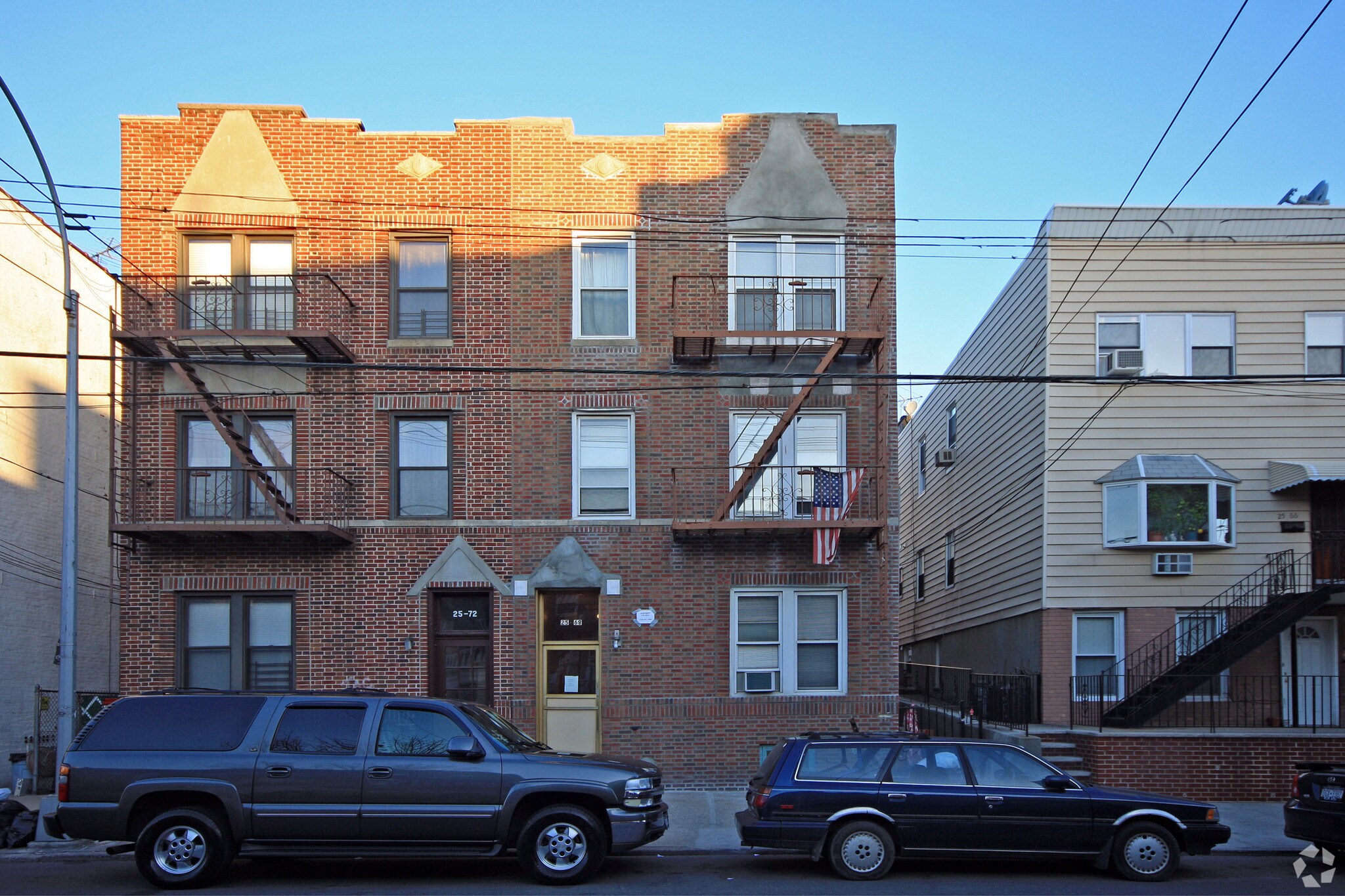 25-68 43rd St, Long Island City, NY à vendre Photo principale– Image 1 sur 9