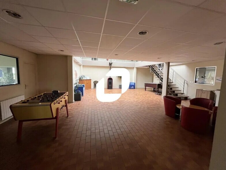 Bureau dans Lens à louer - Photo de l’immeuble – Image 1 sur 17