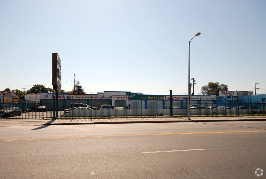 3790-3796 S Western Ave, Los Angeles, CA à louer - Photo principale – Image 1 sur 3