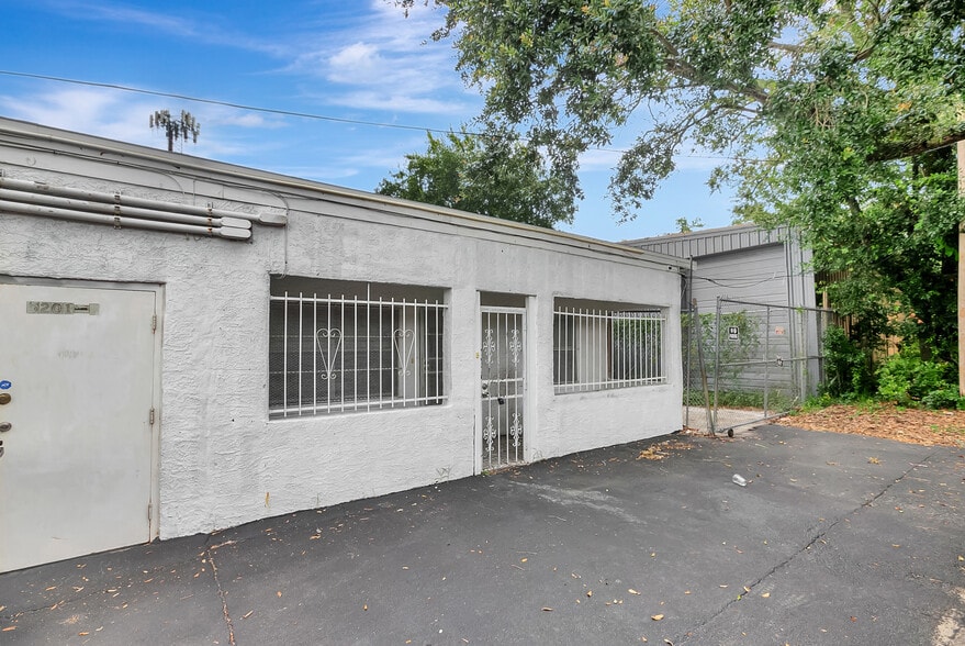 5201 N Nebraska Ave, Tampa, FL à louer - Photo de l’immeuble – Image 3 sur 15