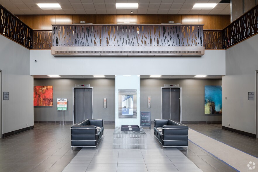 3801 E Florida Ave, Denver, CO à louer - Hall d’entrée – Image 2 sur 7