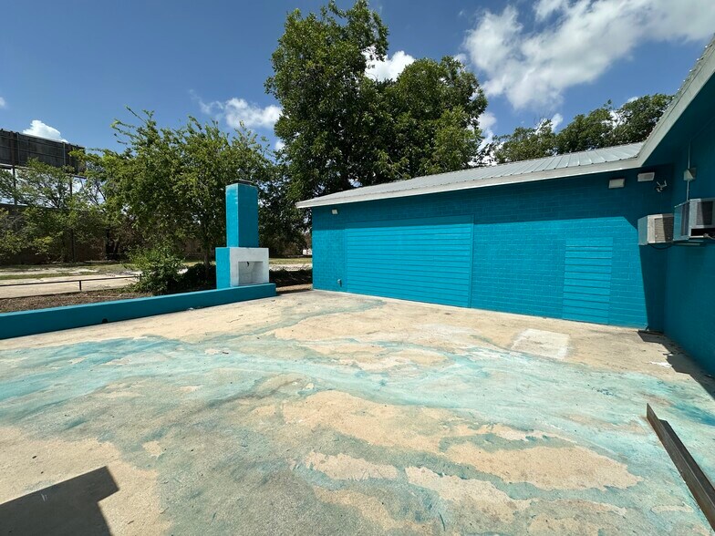 520 S Locust St, Denton, TX à vendre - Photo de l’immeuble – Image 3 sur 15